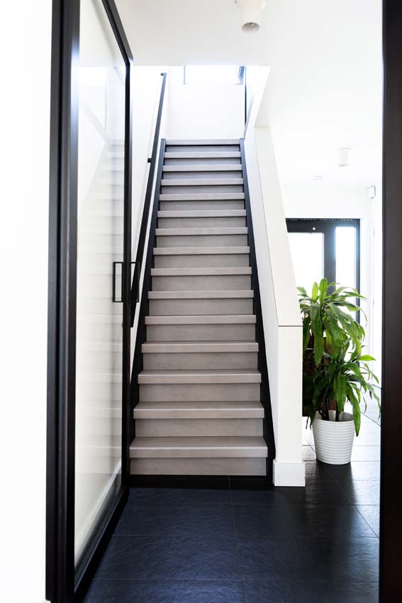 Marche palière Maestro Light grey stone 205x23x0,8cm 3 pièces Marche palière Maestro Light grey stone 205x23x0,8cm 3 pièces