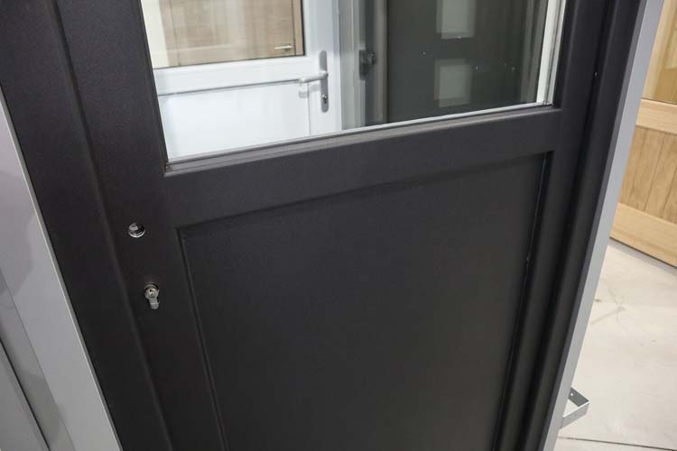 Buitendeur pvc zwart/wit halfglas L MW