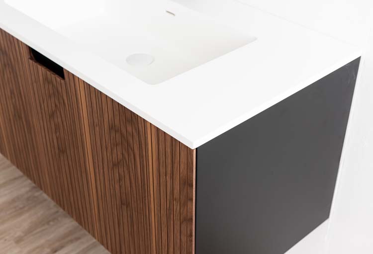 Meuble de salle de bains Willow noyer suspendu avec lavabo simple blanc mat 90cm Meuble de salle de bains Willow noyer suspendu avec lavabo simple blanc mat 90cm