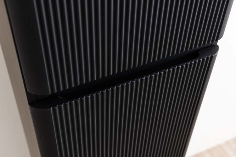 Armoire colonne Julia noir mat suspendue 170x40x35cm