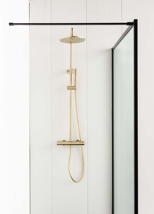 Paroi de douche Umi 2 nervurée profile noire 140x200cm avec barre