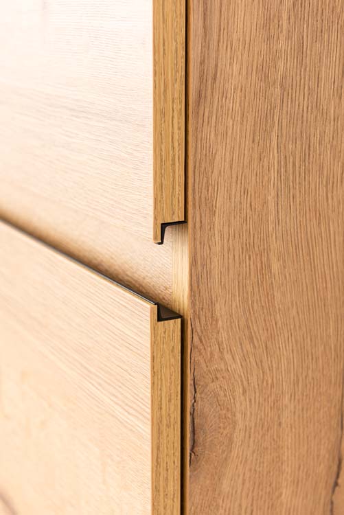 Armoire colonne Daria aspect chêne brun doré sur pied 185x40x32cm