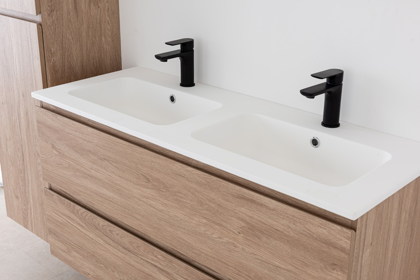 Meuble de salle de bain Bianca aspect chêne suspendu avec double lavabo blanc mat 120,5cm