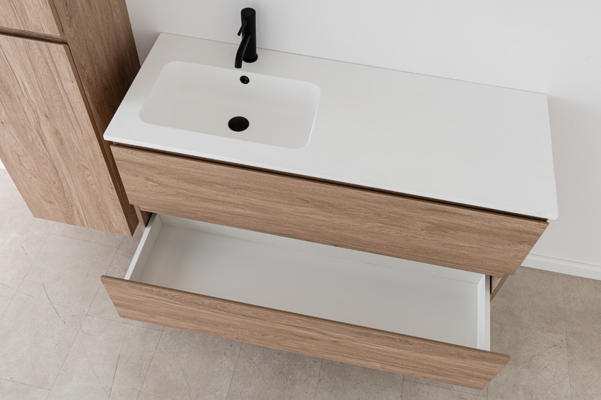 Meuble de salle de bain Bianca aspect chêne suspendu avec lavabo simple blanc mat 120,5cm