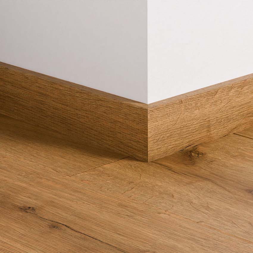Plinthe Quick-Step chêne truffier résistante à l'eau 240x1,2x5,8cm