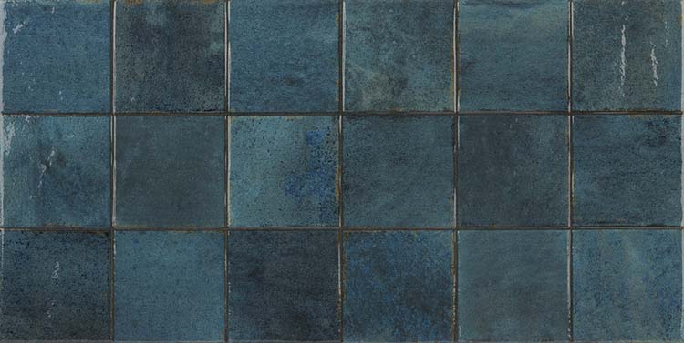 Carrelage mural Cueva brillant bleu foncé 30x60cm