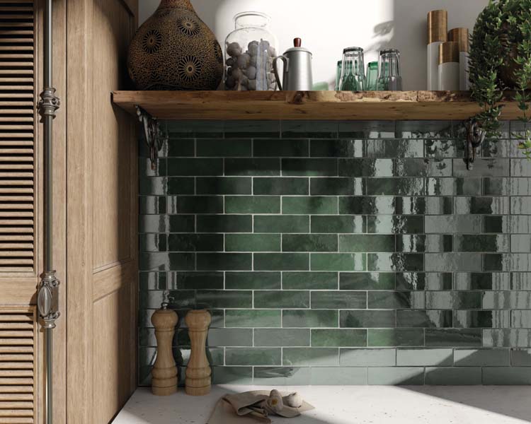 Wandtegel Alisa glanzend groen 6,5x20cm