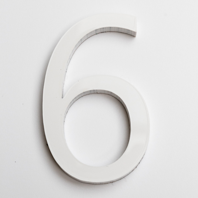 Numéro de maison 6 en PVC blanc 9cm avec bande adhésive
