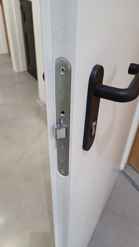 Porte technique acier blanc isolée 99x204,5cm réversible