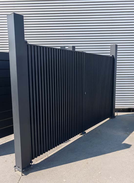 Portail battant double Line Up aluminium noir 300x175cm - fermé avec lames verticales, quincaillerie incluse