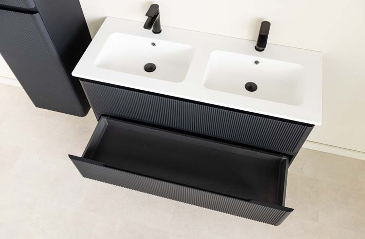 Badkamermeubel Julia mat zwart hangend met dubbele wastafel mat wit 120cm