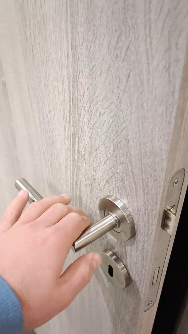 Complete deur honingraat BR 830 mm reale alpino verticaal 201,5 cm Complete deur honingraat BR 830 mm reale alpino verticaal 201,5 cm