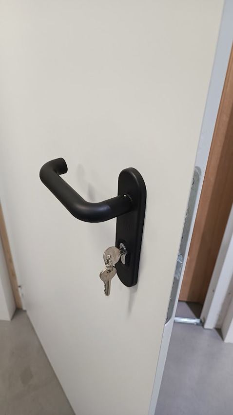 Porte technique acier blanc isolée 99x204,5cm réversible