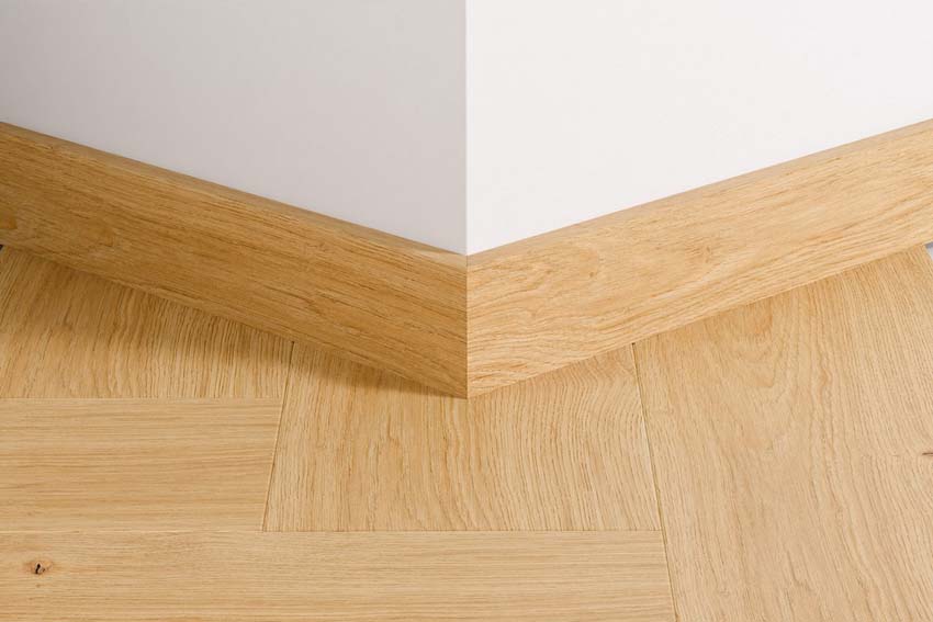 Plinthe Quick-Step résistante à leau chêne cumin 240x1,2x5,8cm