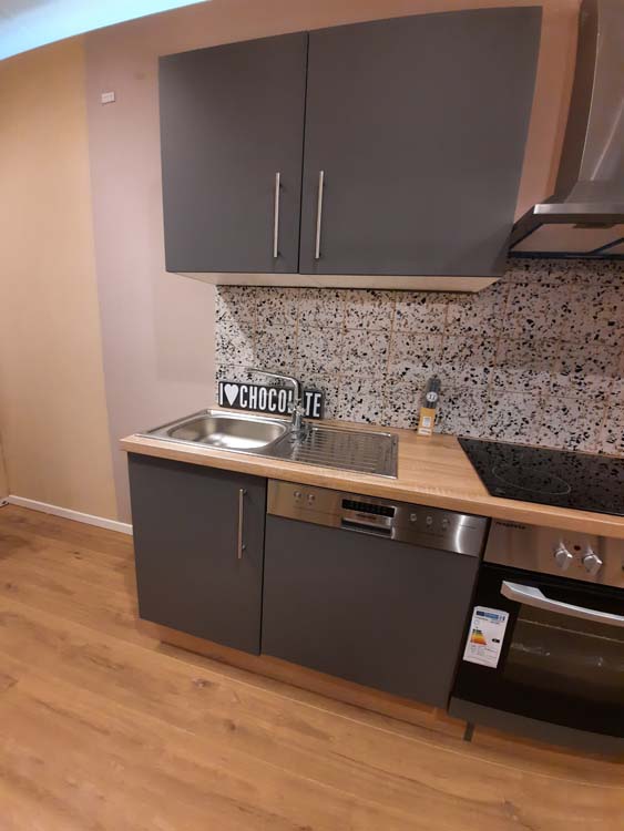 Cuisine Ymir gris mat 280cm - hotte murale en inox - sans appareils