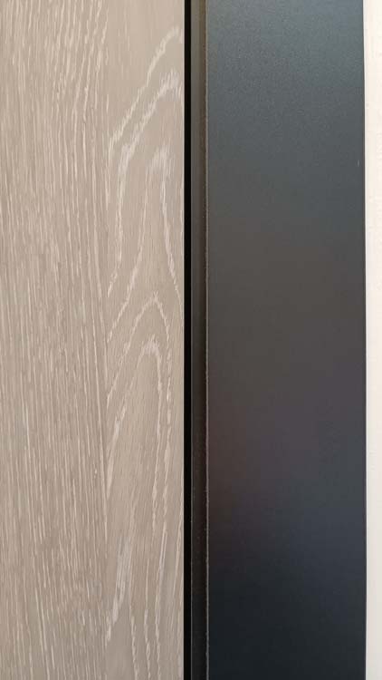 Complete binnendeur Uran Grey Oak 201,5x63cm honingraat omkeerbaar + zwarte deurkast 40cm