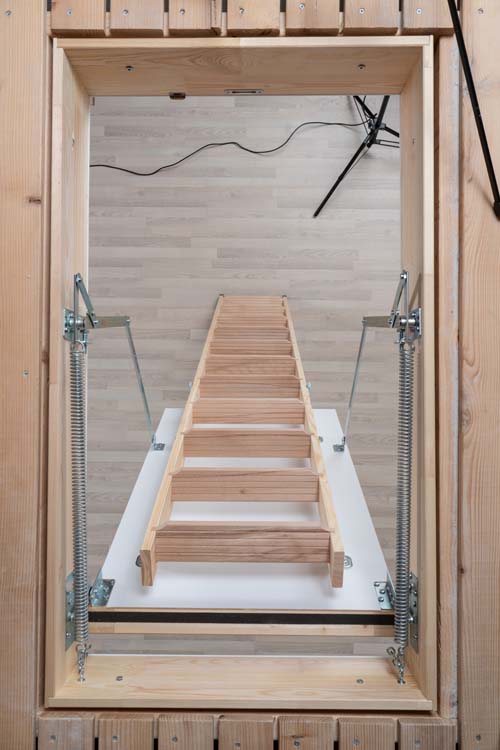 Escalier escamontable Zermatt en bois ignifuge 140x70cm