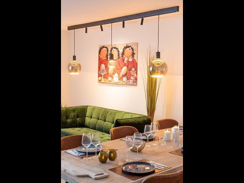 Rail lumineux Béa noir 2,9m 4 spots/ 3 lustres 4x4W 1x6W 2x8W Rail lumineux Béa noir 2,9m 4 spots/ 3 lustres 4x4W 1x6W 2x8W