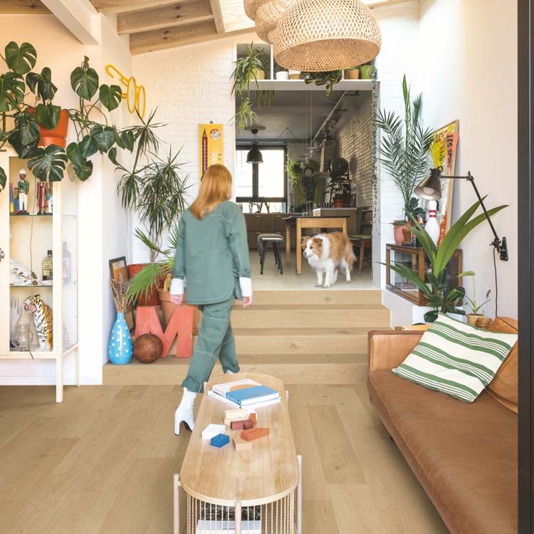 Sol vinyle Quick-Step Blos planche 5mm chêne côtier beige naturel 125,1x18,9cm avec sous-couche