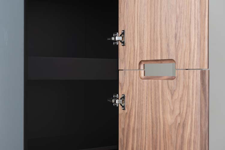 Kolomkast Willow mat zwart/walnoot hangend 170x40x35cm