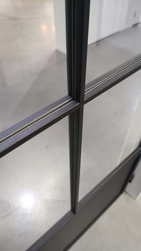 Porte intérieure simple en acier Black Beauty noir 6V poussant à droite sur mesure