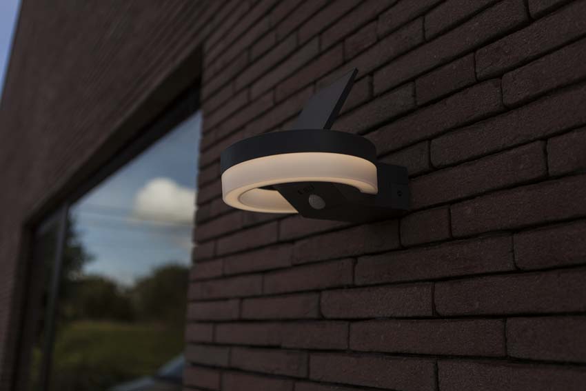 Wandlamp buiten Astra Solar - grijs - dimbaar - 12W - 3000K - IP54 - met bewegingssensor