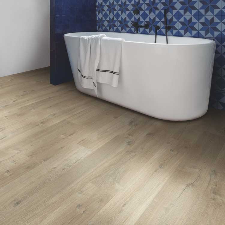 Laminaat Quick-Step Impressive 8mm zachte eik lichtbruin 138x19cm