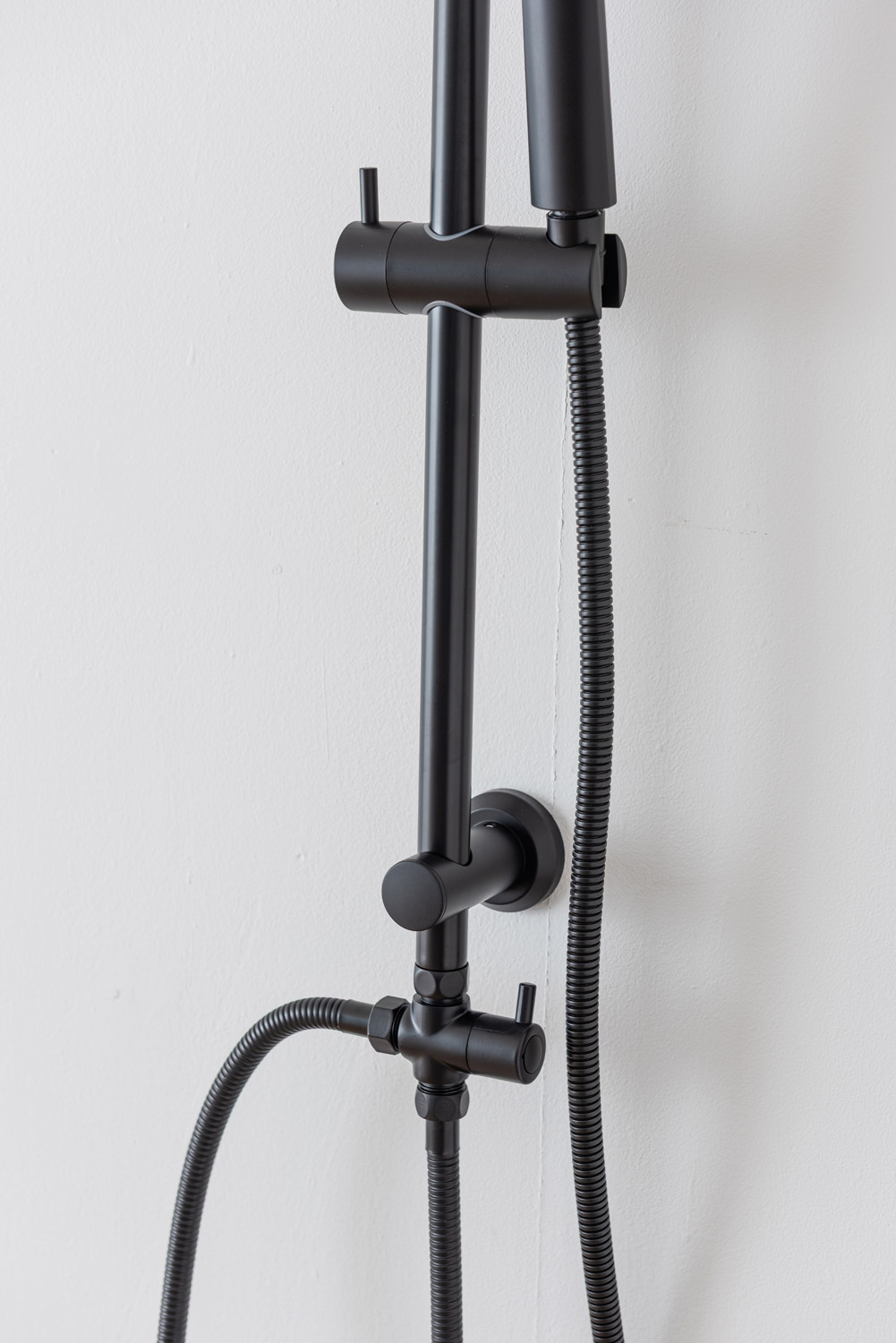 Colonne de douche Suki en applique sans robinet noir mat