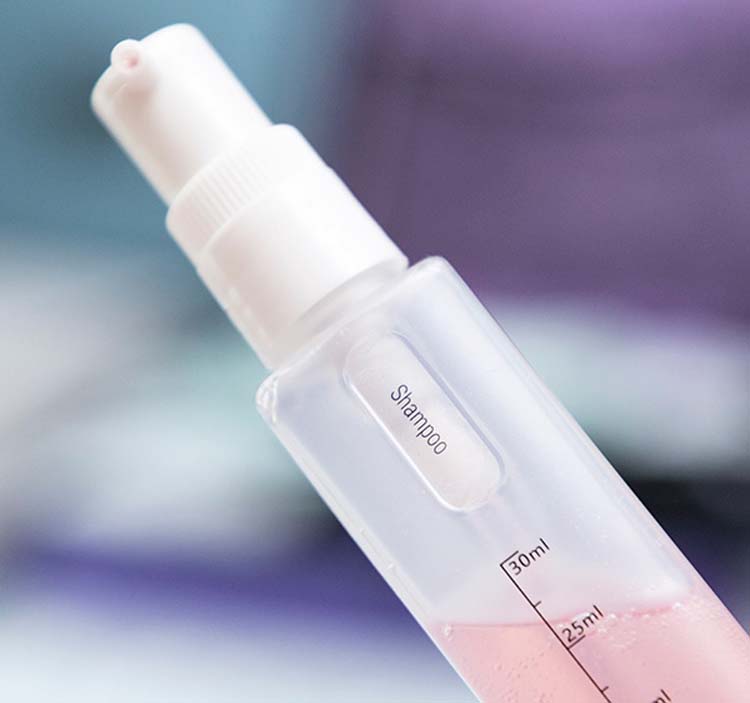Reis-zeepdispenser/travelkit 4 x 40 ml Reis-zeepdispenser/travelkit 4 x 40 ml
