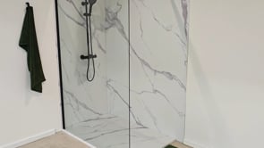 Panneau de douche Milo Slate blanc aspect marbre 152,4x243,8cm Panneau de douche Milo Slate blanc aspect marbre 152,4x243,8cm