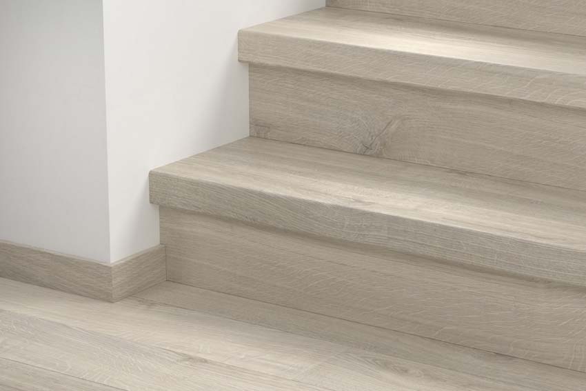 Trapcover Quick-Step Newcastle grijze eik 133x7,9x5,9cm