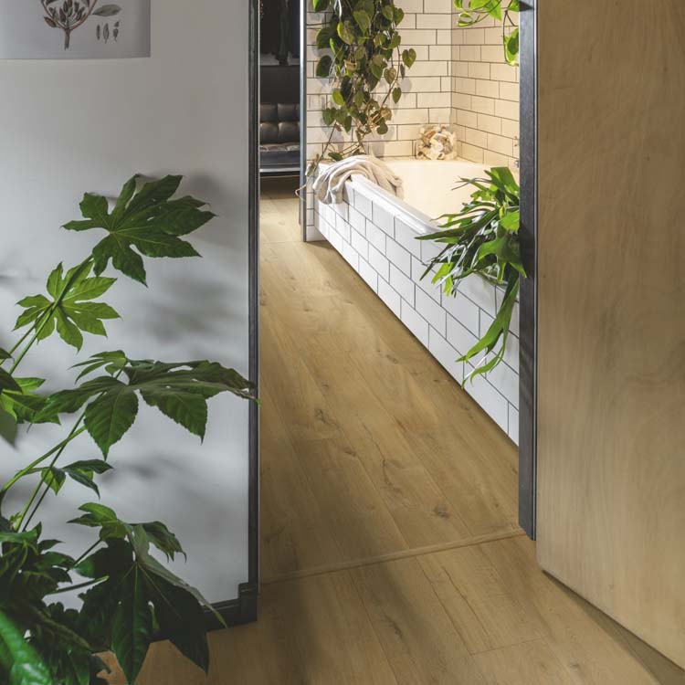 Stratifié Quick-Step Impressive Ultra 12mm chêne doux naturel 138x19cm