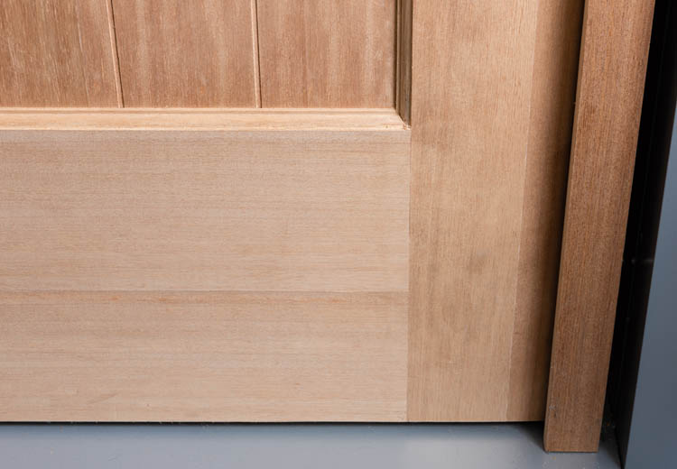 Houten buitendeur planchetten meranti natuur 940x2145mm links duwend