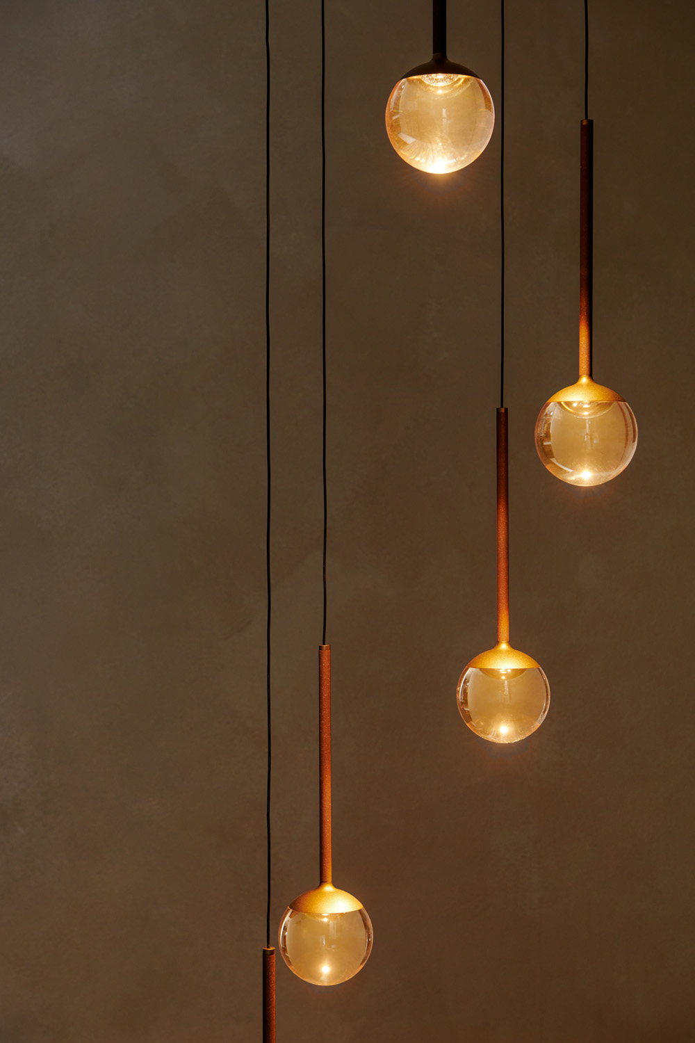Lucide Premium Calina - Suspension - Ø41,9cm - LED Dim. - CCT - 5X8,2W 2200K/3300K - Avec module LED remplaçable - Ambre