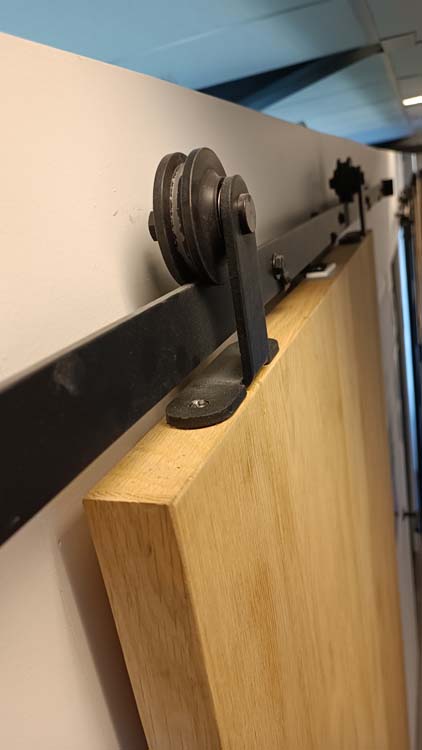 Complete enkele schuifdeur Country eik 103x180-231,5cm + rail zwart