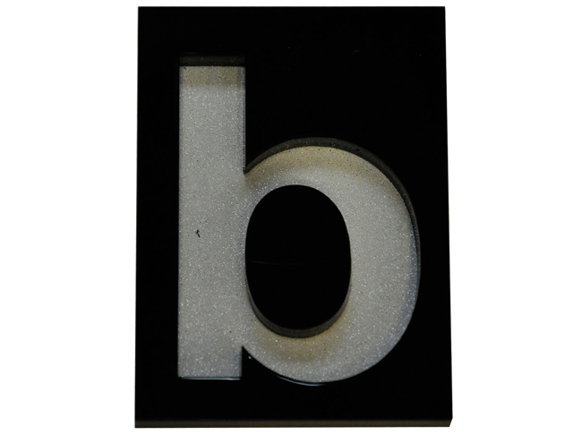 Numéro de maison B en PVC noir 7cm à coller dans un cadre noir