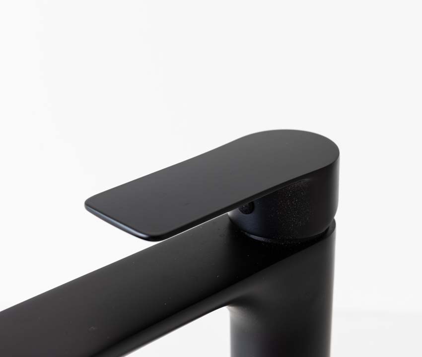 Wastafelkraan Miles mat zwart verhoogd