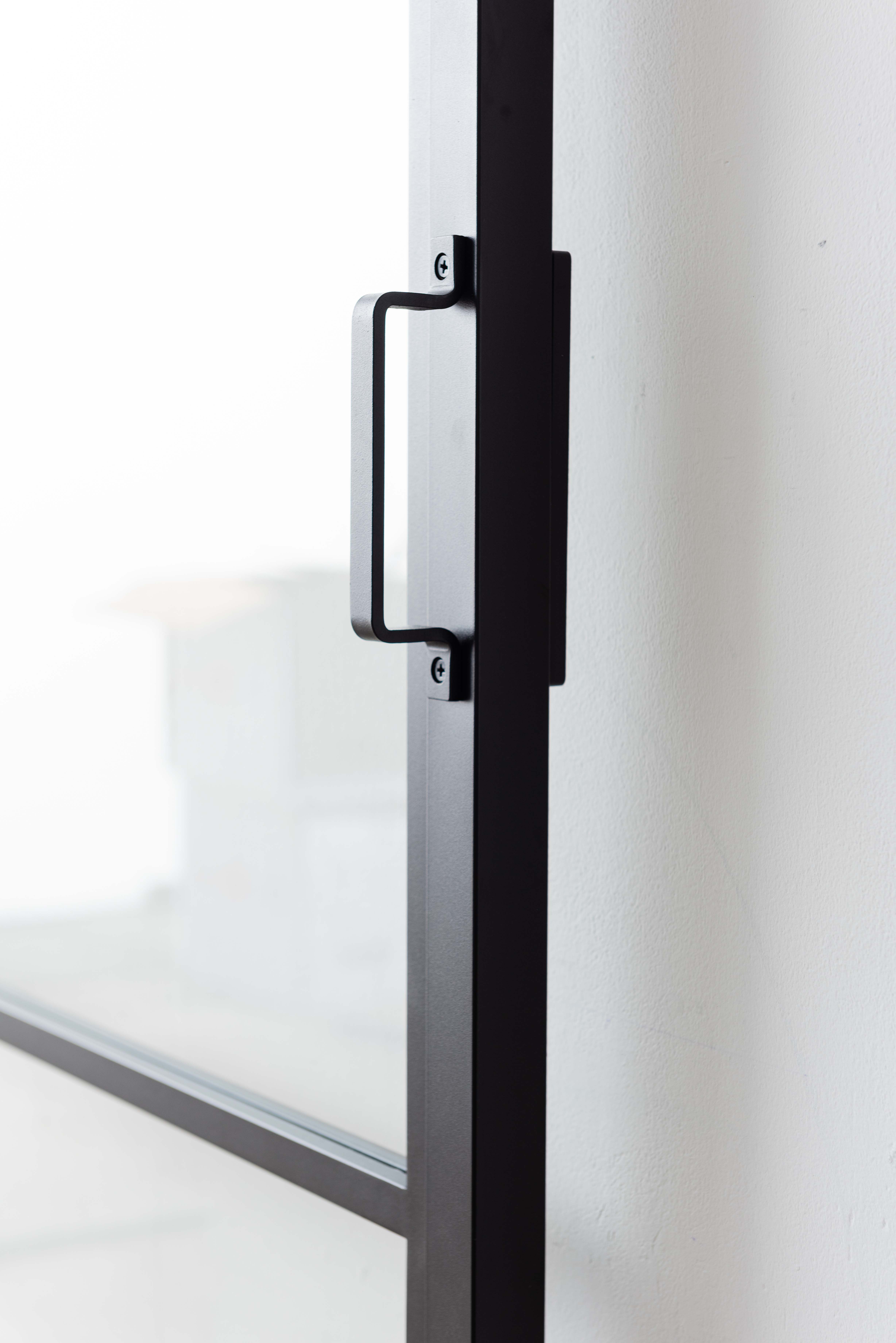 Porte coulissante simple en acier complète Tyra 3R sur mesure + rail noir