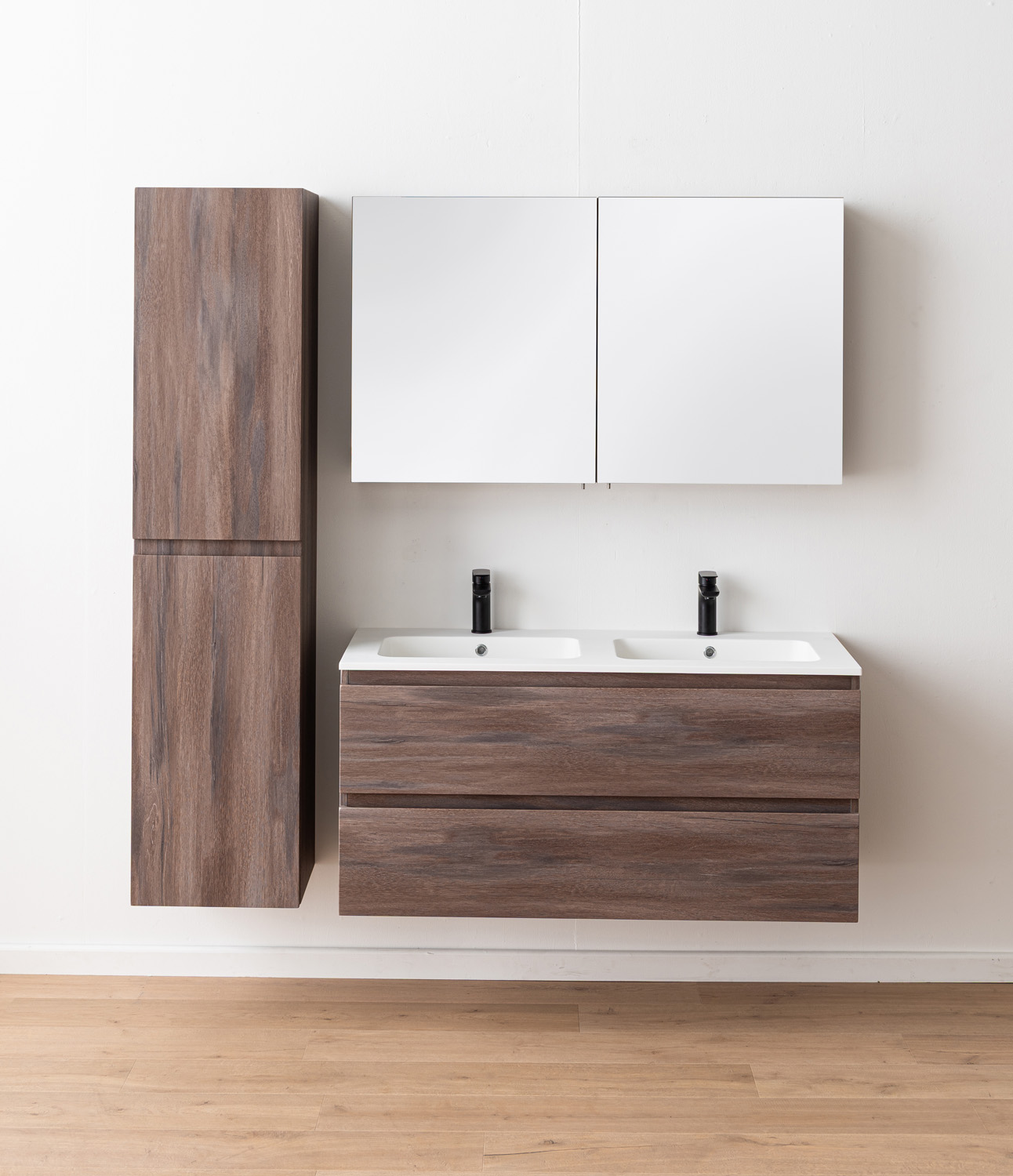 Badkamermeubel Tarik amber eik hangend met dubbele wastafel mat wit 120cm