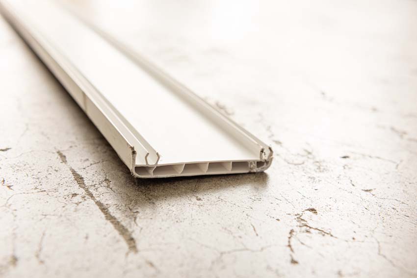 Chambranle PVC blanc 7,5cmx3m