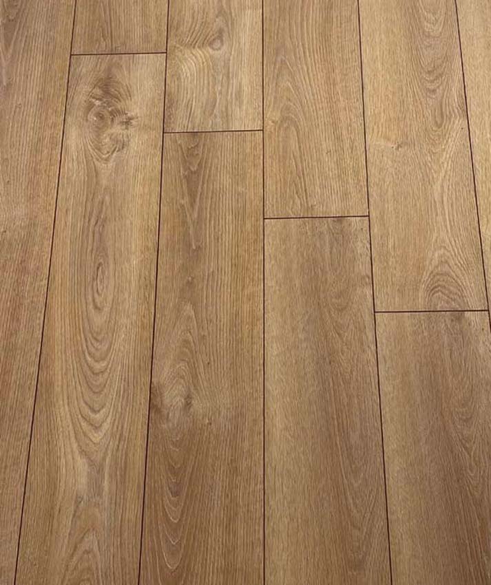 Laminaat 8mm bruine eik frejus 138x19,3cm