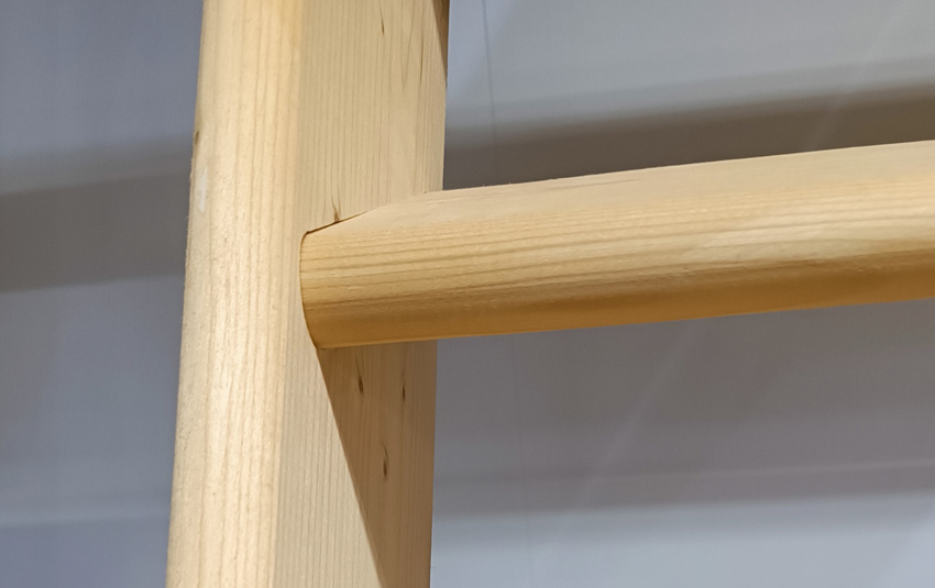 Escalier de meunier Bonn Mini en pin avec quart tournant en bas à droite 320x65cm