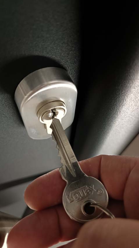 Porte extérieure pvc anti-effraction avec finition alu Varno anthra sur mesure D