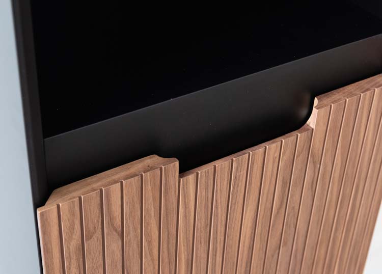 Kolomkast Willow mat zwart/walnoot hangend 170x40x35cm