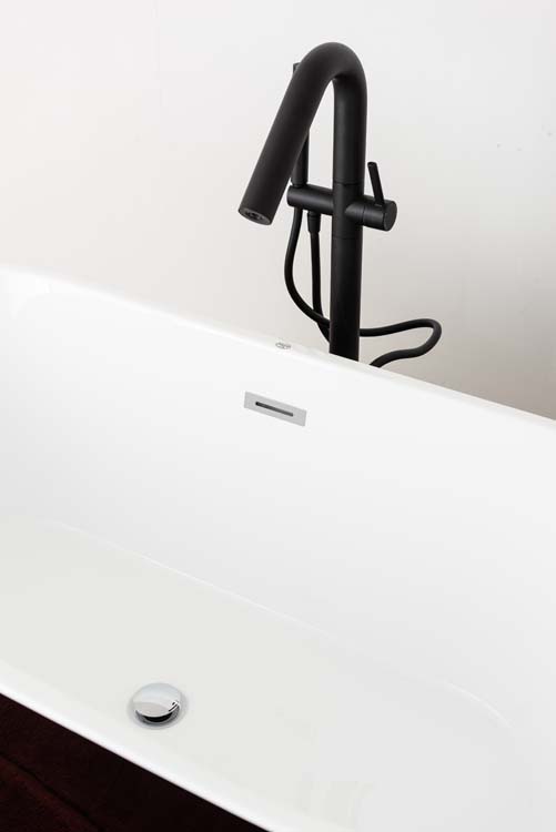 Vrijstaand bad Belle mat zwart/wit 170x80cm