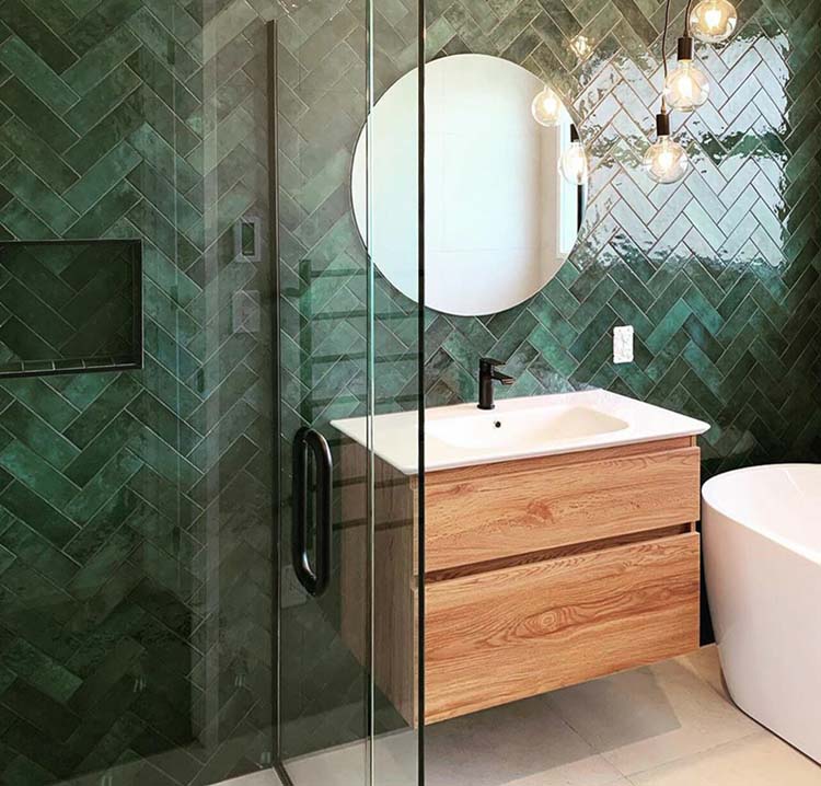 Wandtegel Alisa glanzend groen 6,5x20cm