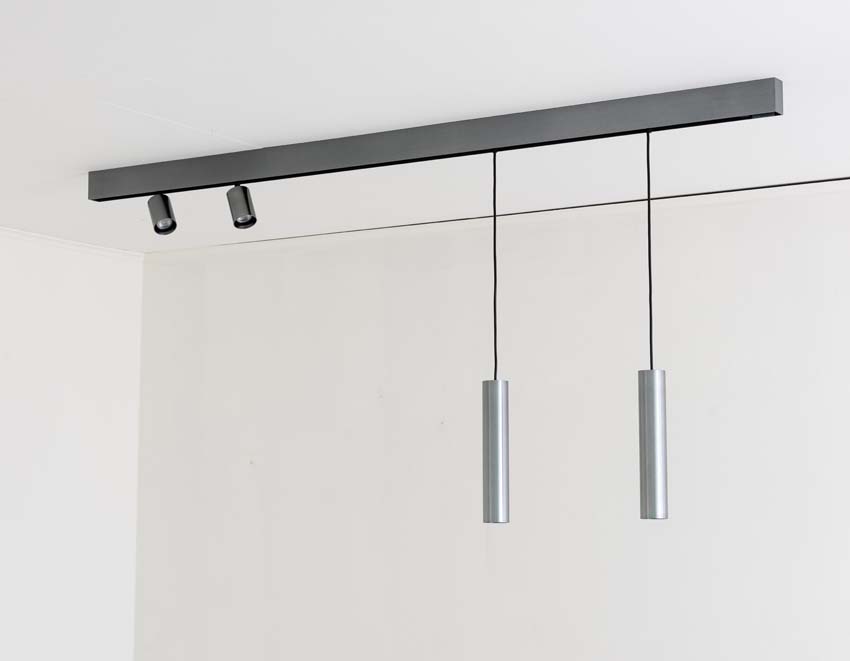 Rail lumineux Design Béa acier brossé - 1,8m - 2 spots & 2 suspensions
