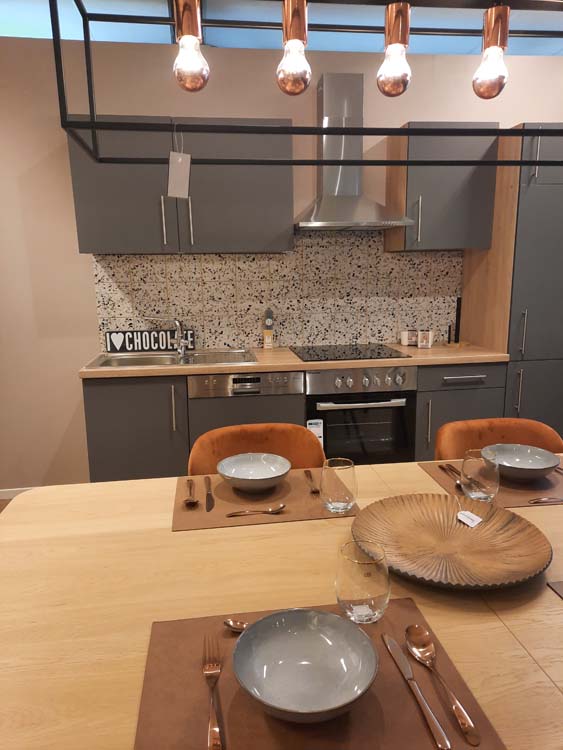 Cuisine Ymir gris mat 280cm - hotte murale en inox - sans appareils