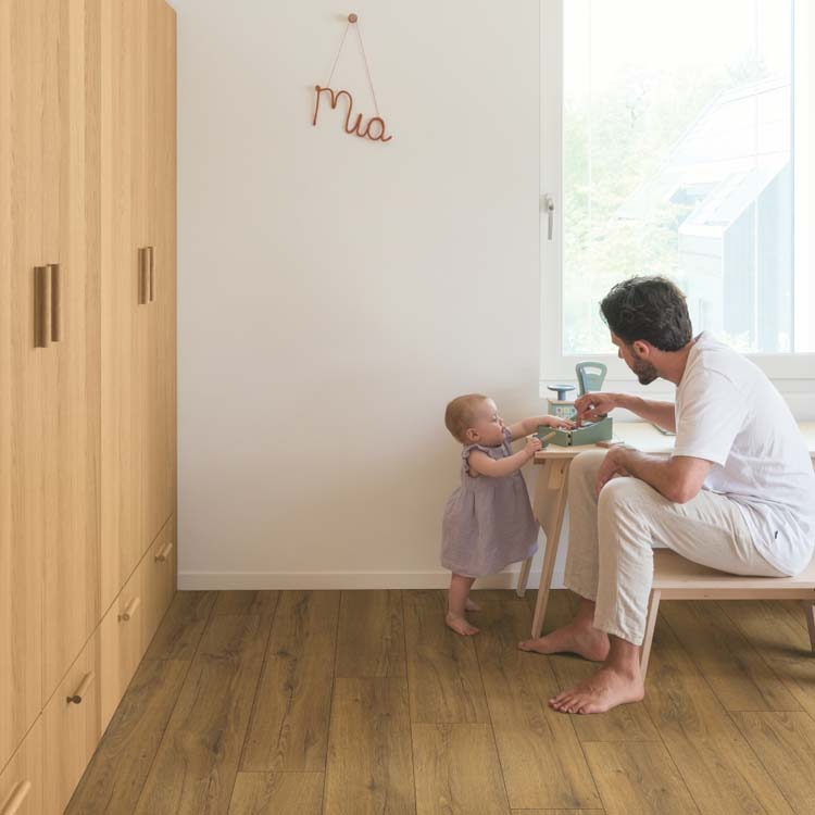 Stratifié Quick-Step Classic 8mm chêne brun cacao 120x19cm