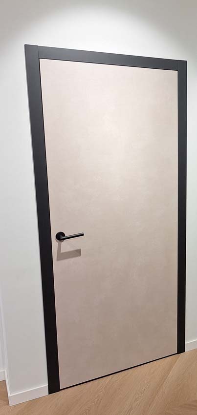 Complete binnendeur Mira beige 201,5x73cm tubespaan omkeerbaar + deurkast zwart 16,5cm